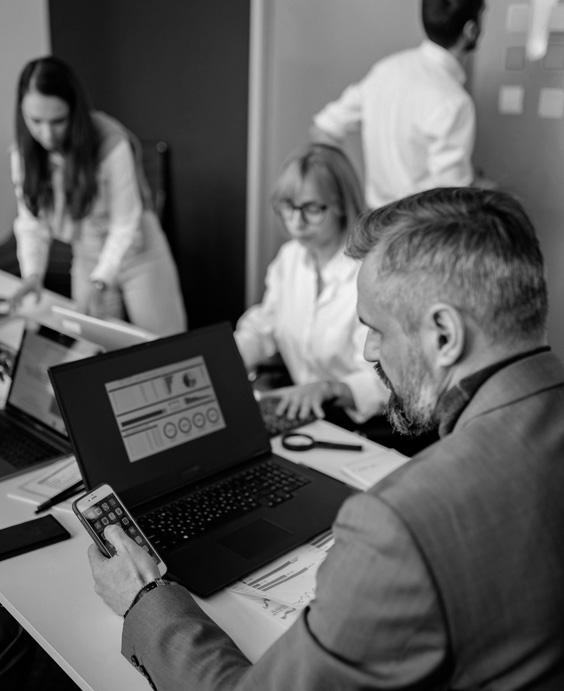 Financial And Business Advisor